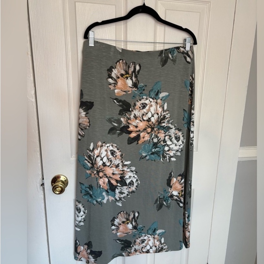 Women's Floral Midi Skirt - Grey with Peach & Teal Floral